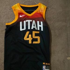 almost brand new donovan mitchell jersey